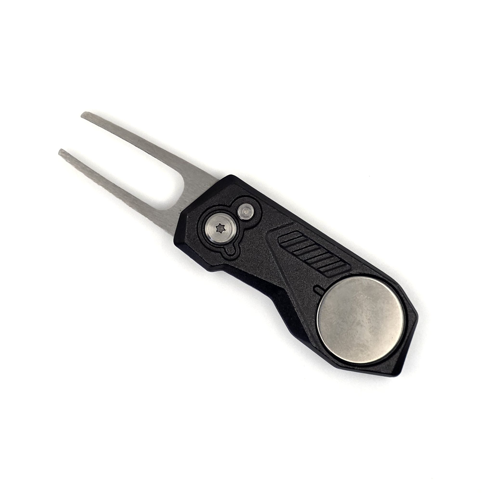 Divot Tool + Magnetic Ball Marker — Course Essentials