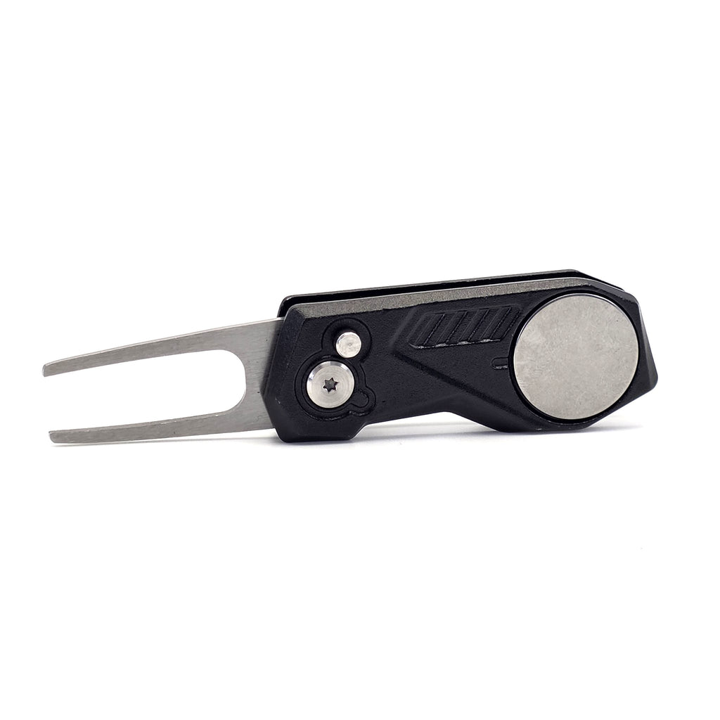 Divot Tool + Magnetic Ball Marker — Course Essentials