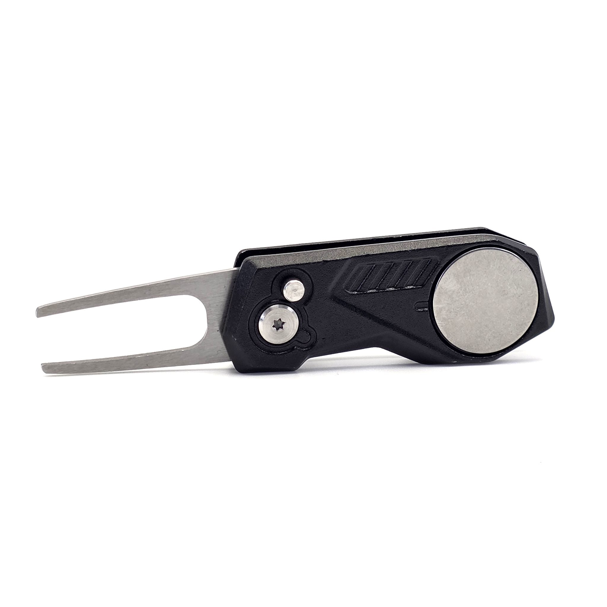 Divot Tool + Magnetic Ball Marker — Course Essentials